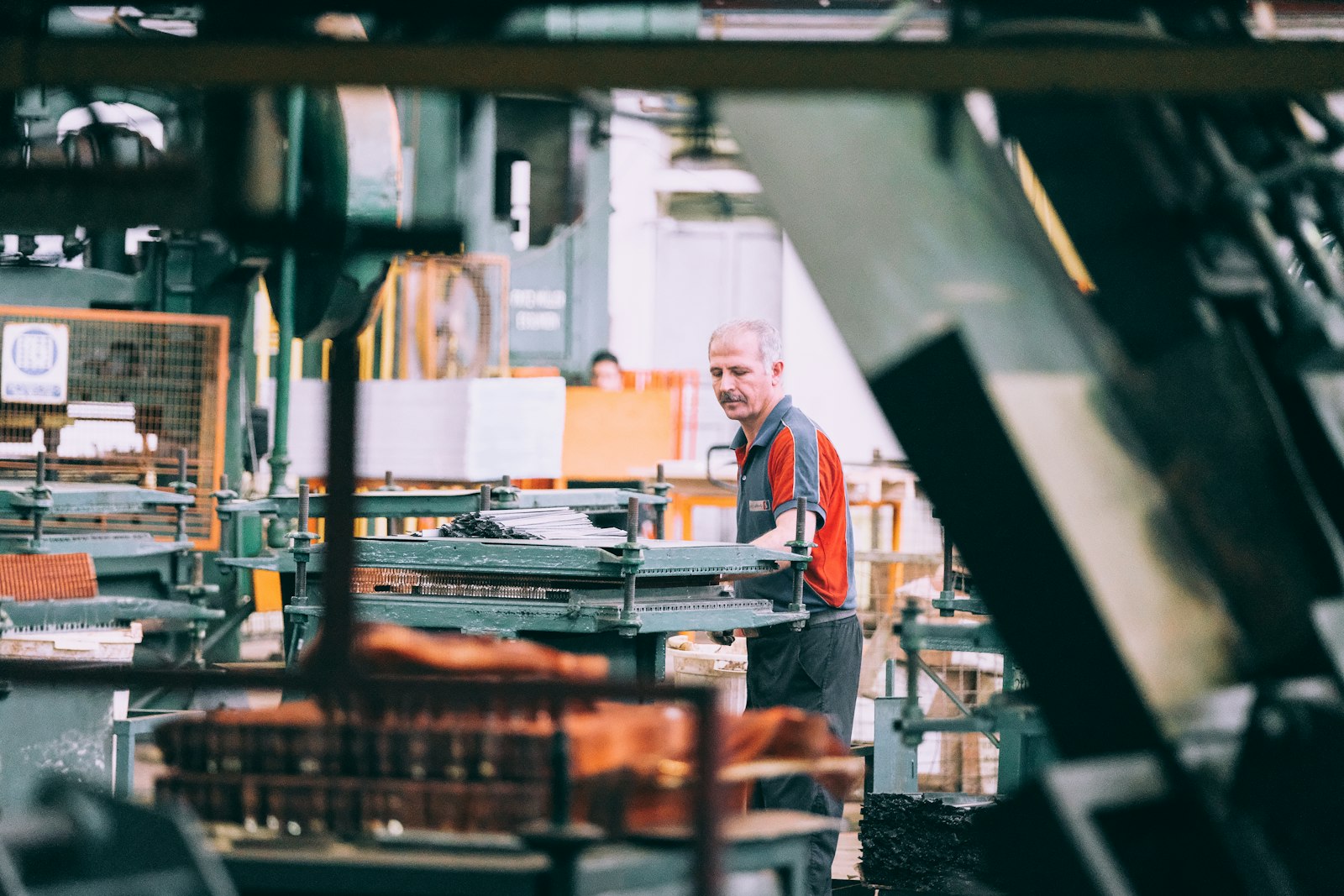 Industrial Equipment & Machinery